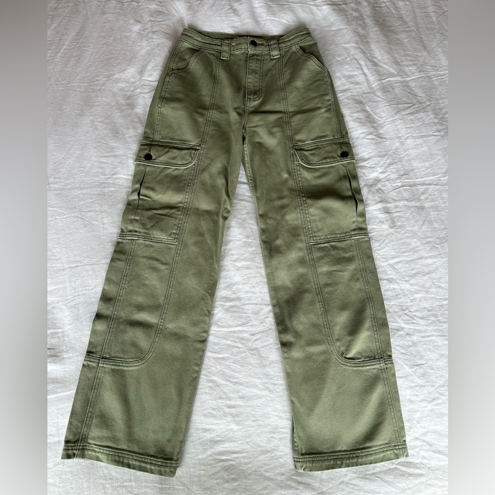 Like New Billabong Cargo Pants Women’s